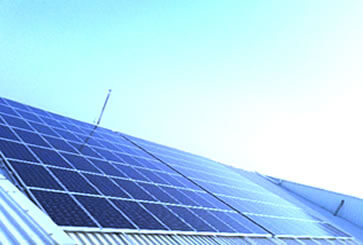 採用生態友善綠能太陽能發電系統